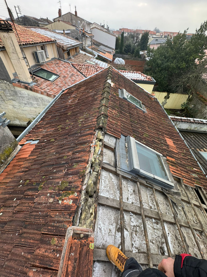 Nettoyage et traitement toiture à Mérignac en Gironde